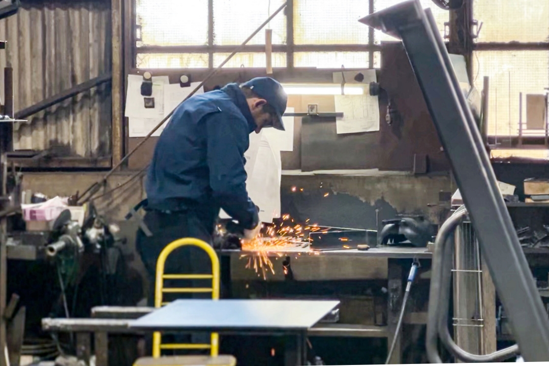 自動車部品製造事業